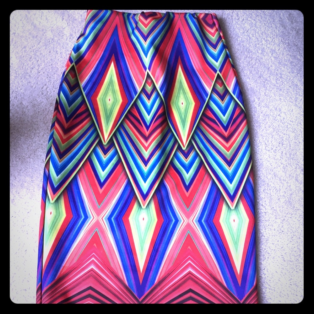High waisted pencil skirt